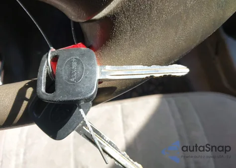 2000 Toyota Tacoma Prerunner из США, поврежденный, VIN 4TASM92N6YZ583364